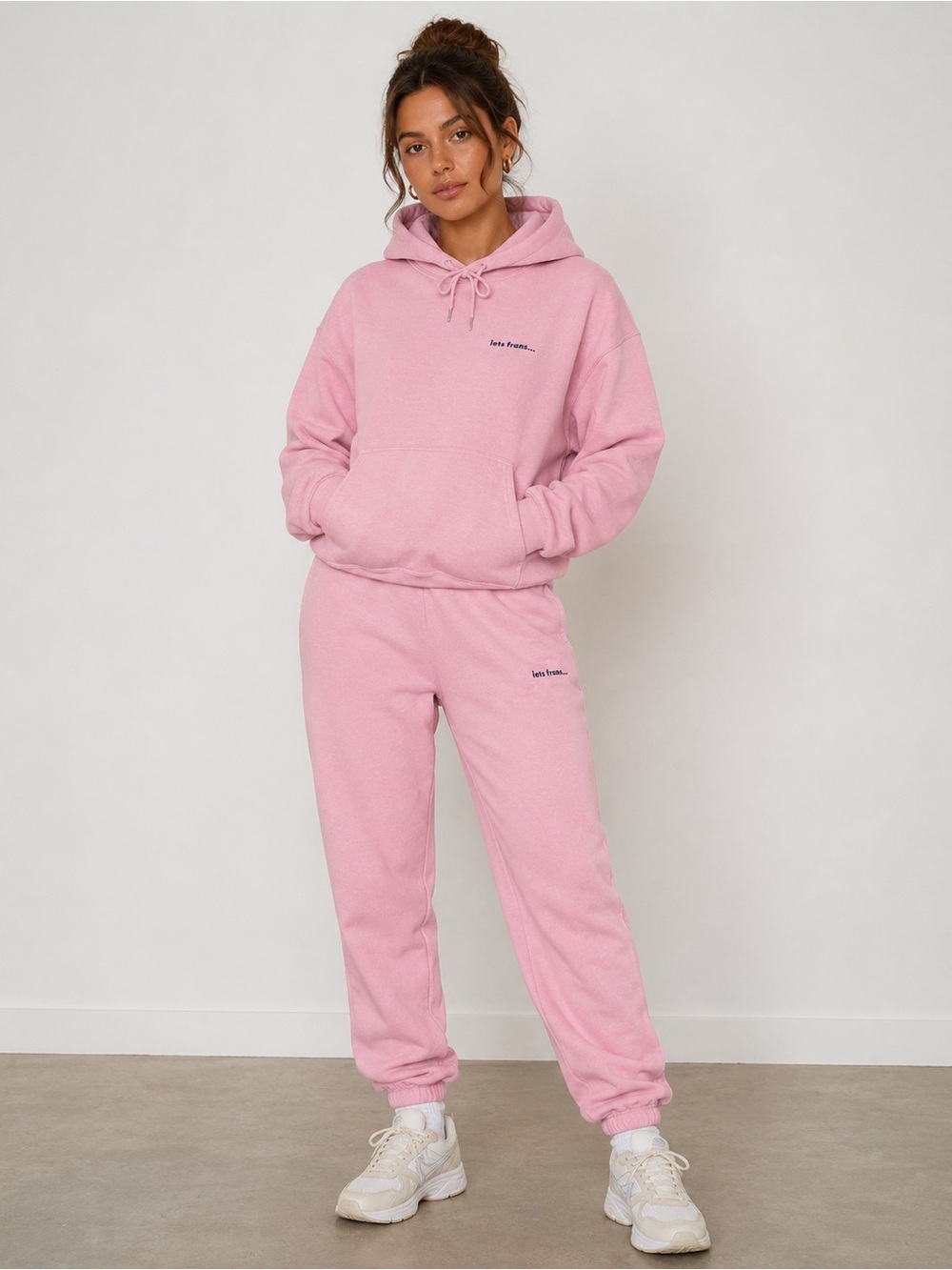 Iets Frans…. Urban Outfitters Women’s L Essential Pullover Hoodie And Jogger Set